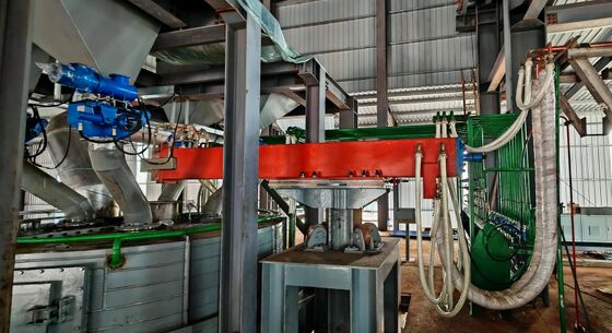 Utilización integral de la ceniza de fondo del horno eléctrico/ ceniza de vuelo