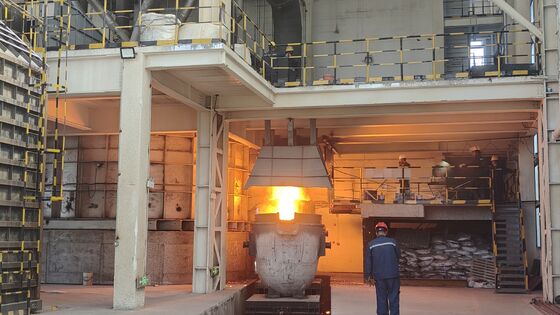 Horno de Refinación Eléctrica de Ferromanganeso Medio-Bajo en Carbono de 12.5MVA con Capacidad de 45 Toneladas, 380V 50Hz, Casco de Acero